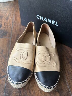 CHANEL Espadrilles